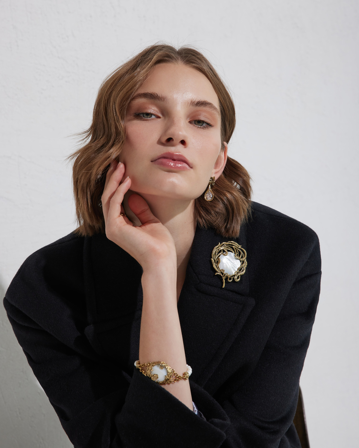 CO2907 PEARL Broosh/Necklace feather with pearls