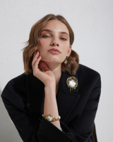 CO2907 PEARL Broosh/Necklace feather with pearls