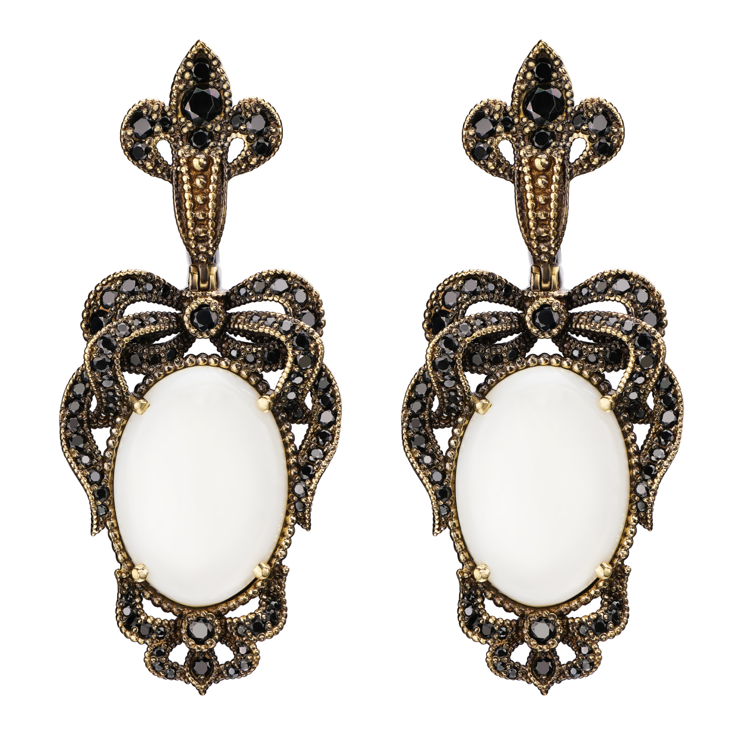 OR2006 NERO Earings REGALIA DELLE REGINE